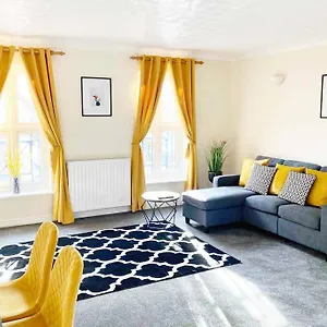 Apartment Smartrips Beckton Townhouse With Parking, London